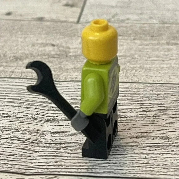 Lego City Minifigure - Monster Truck Driver - cty0475 No Helmet - Picture 2 of 4